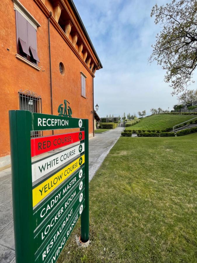 Vila Garda Golf House Soiano Del Lago Exteriér fotografie